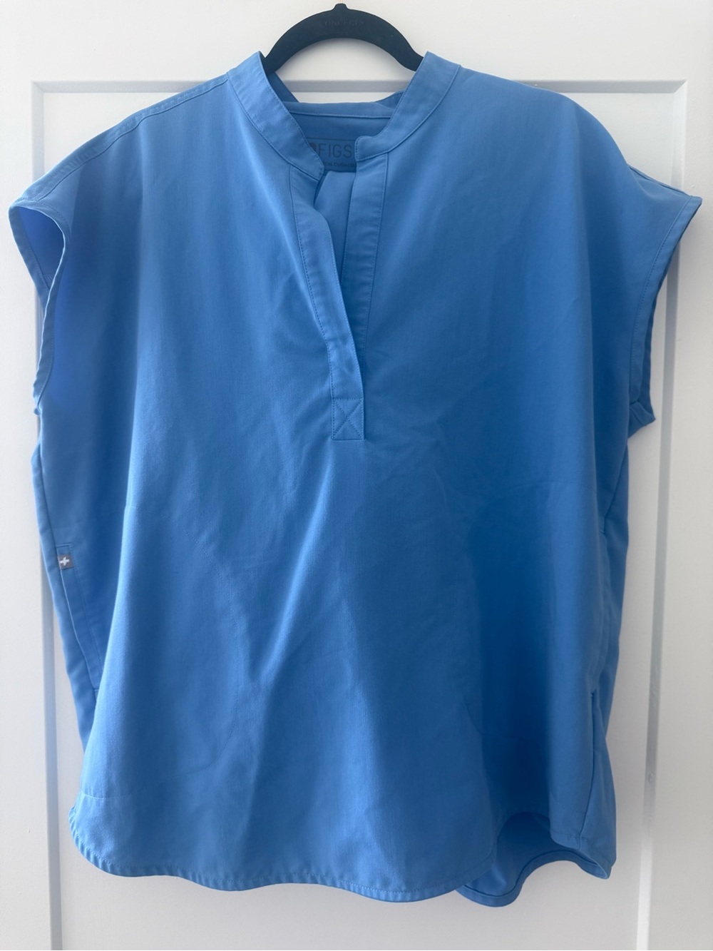 Figs Sky Blue V-Neck Tunic Scrub Top large and pants xl.